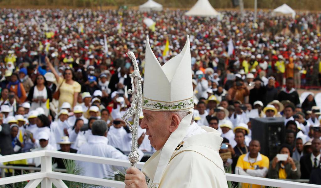 Francisco arremete contra la &quot;cultura del privilegio&quot; en Madagascar