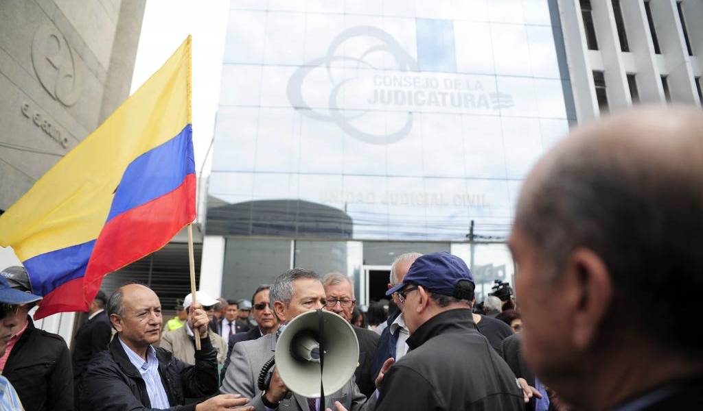 Militares en servicio pasivo presentan recurso por débito al Issfa