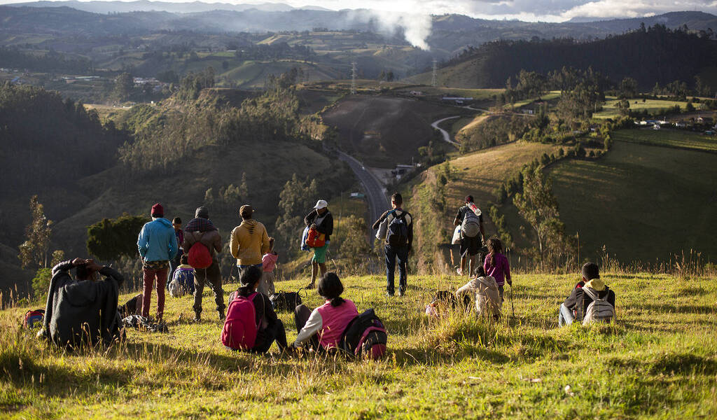 Venezolanos sin visa están varados en la frontera de Ecuador