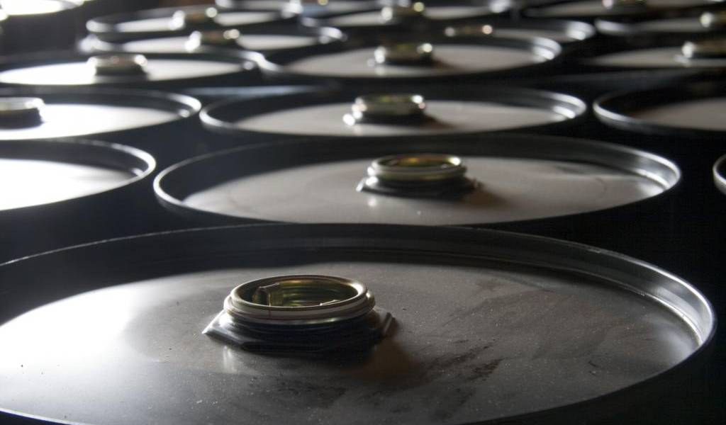 Ecuador adjudica a compañía estadounidense venta de barriles de crudo