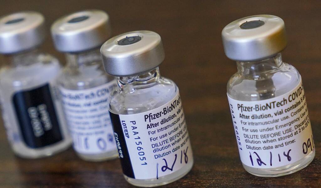 Pfizer podría rediseñar su vacuna en 6 semanas para adaptarla