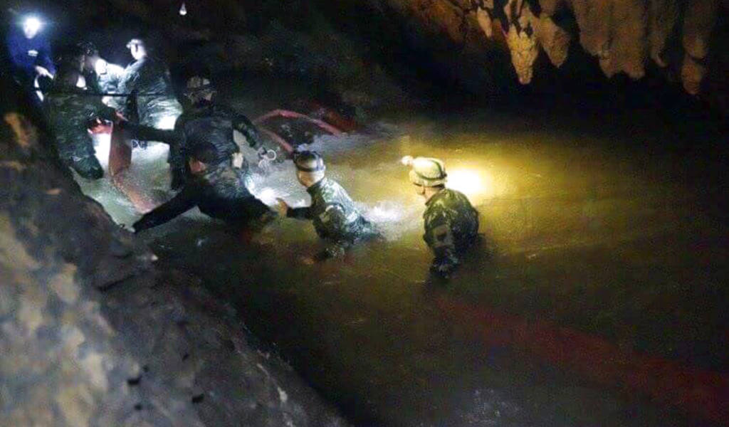 Cuatro jóvenes rescatados de cueva de Tailandia