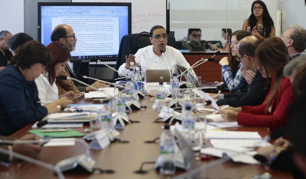 Incluyen excepción en reforma tributaria sobre la salida de divisas