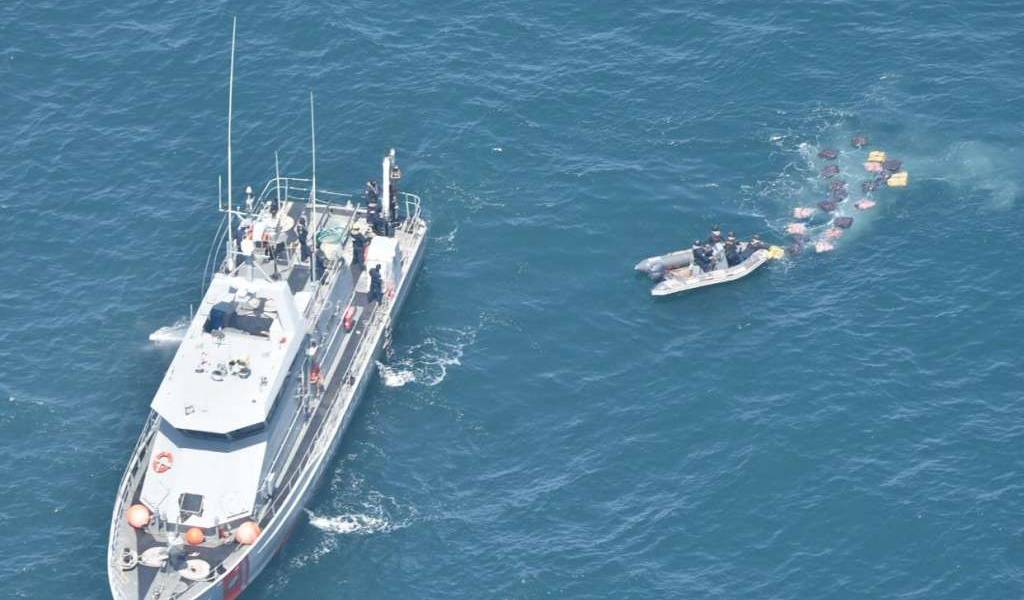 Más de media tonelada de droga fue encontrada en altamar