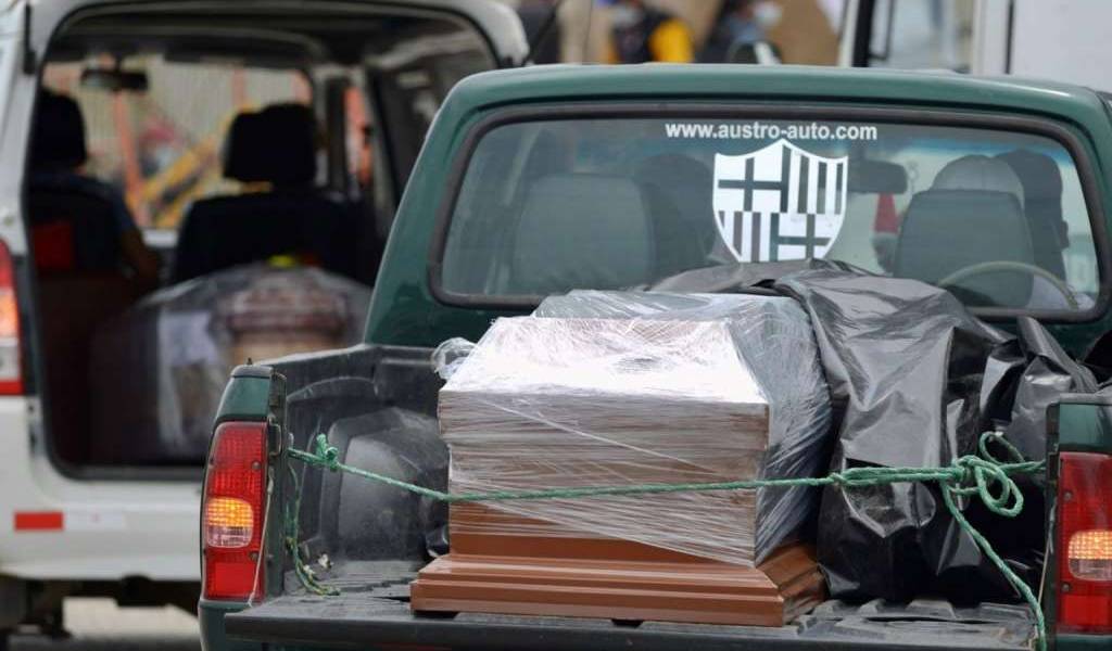 COVID: inició entrega de cuerpos extraviados en Guayaquil