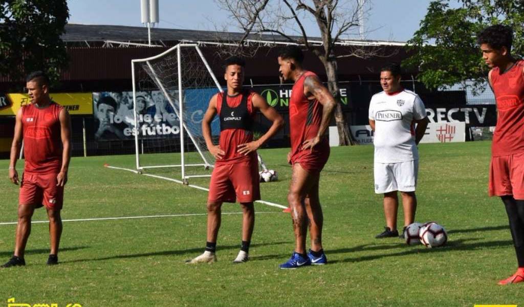 Arroyo se presenta al entrenamiento de Barcelona