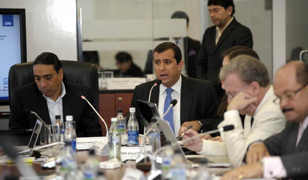 Comisión legislativa inicia revisión de las reformas tributarias