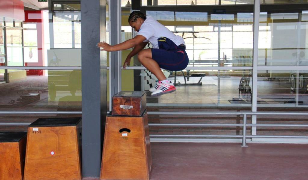 Deportes: Neisi Dajomes: Una Chica de Peso - Universidad San Francisco de Quito