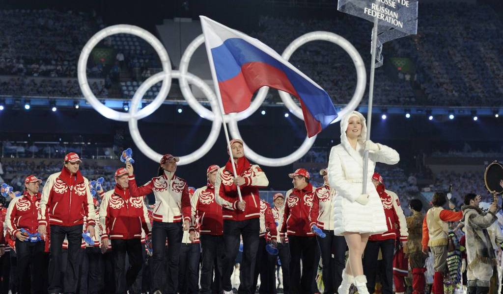 TAS prohibe a Rusia emplear su bandera y su himno hasta 2022