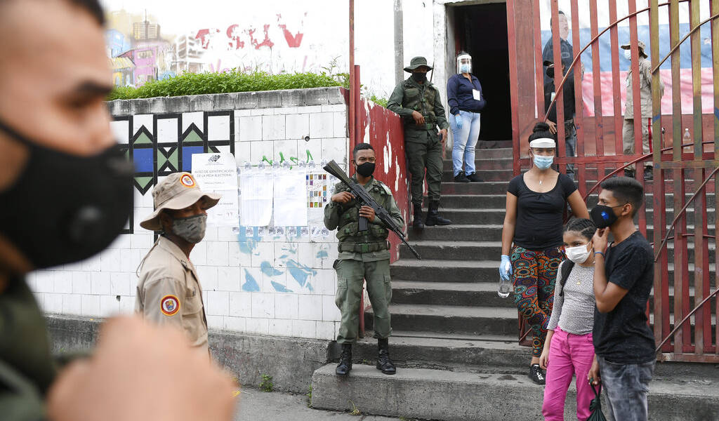 Ecuador y otros 15 países rechazan comicios en Venezuela
