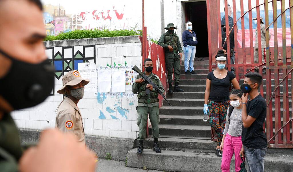 Ecuador y otros 15 países rechazan comicios en Venezuela