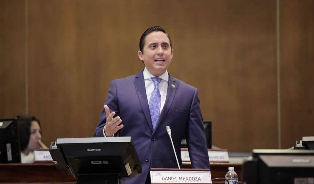 Asambleísta Daniel Mendoza se pronuncia sobre la detención de su asesor