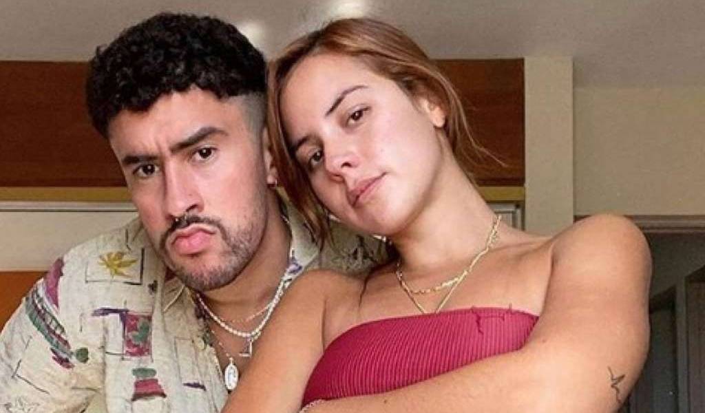 Novia de Bad Bunny continúa promoviendo su línea de joyería