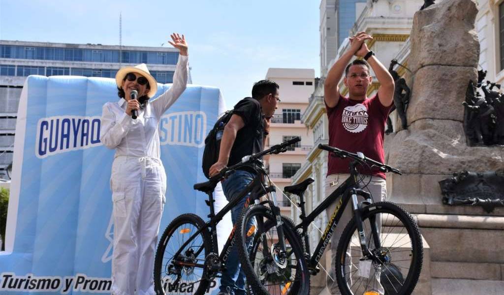 Más de 200 personas en la primera Cicloruta de la Fe