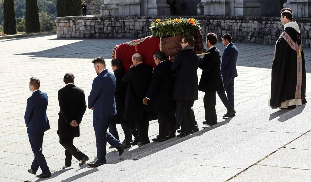 España exhumó al dictador Franco 44 años después de su muerte