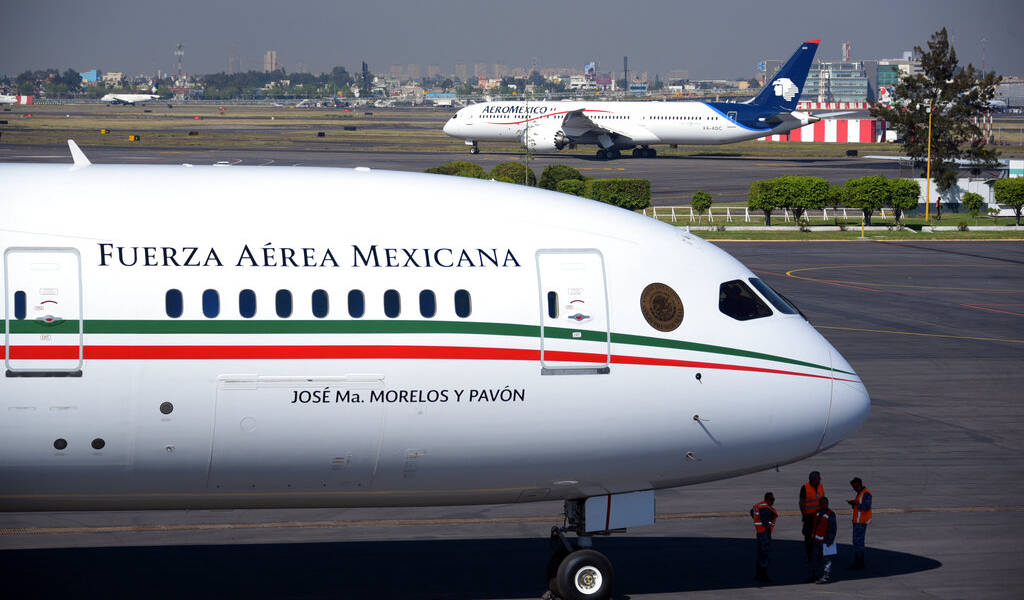 Presidente de México analiza rifar el avión presidencial