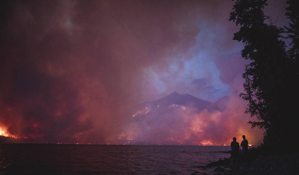 Incendio forestal amenaza turismo en Montana, EEUU