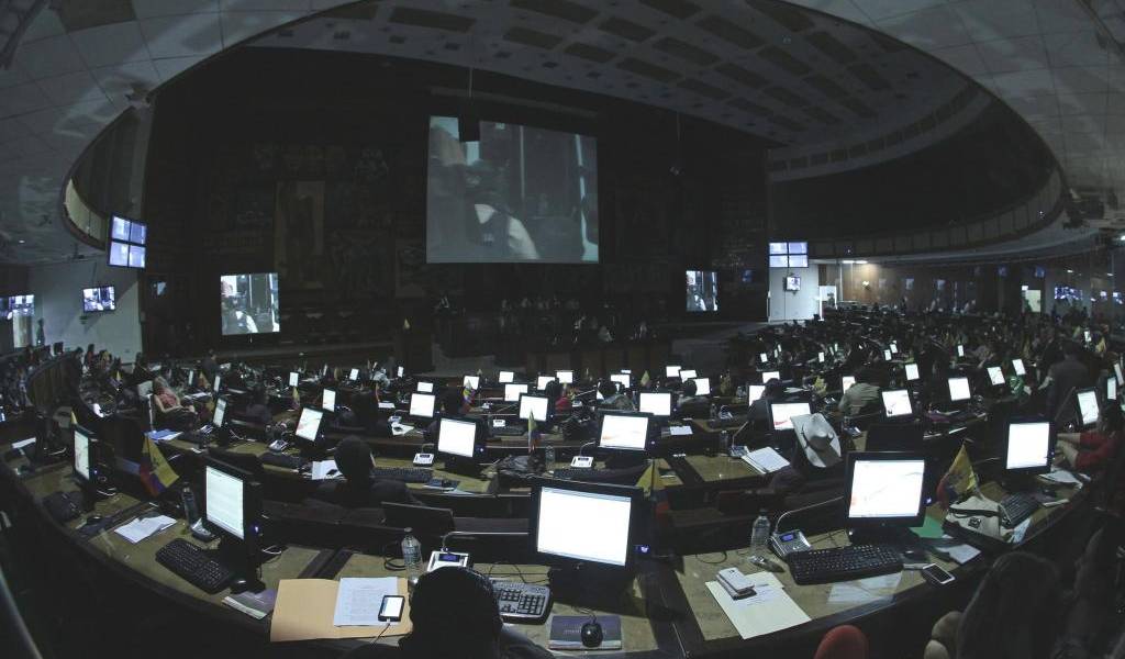 Tras acalorado debate, Asamblea aprobó resolución que condena actos violentos