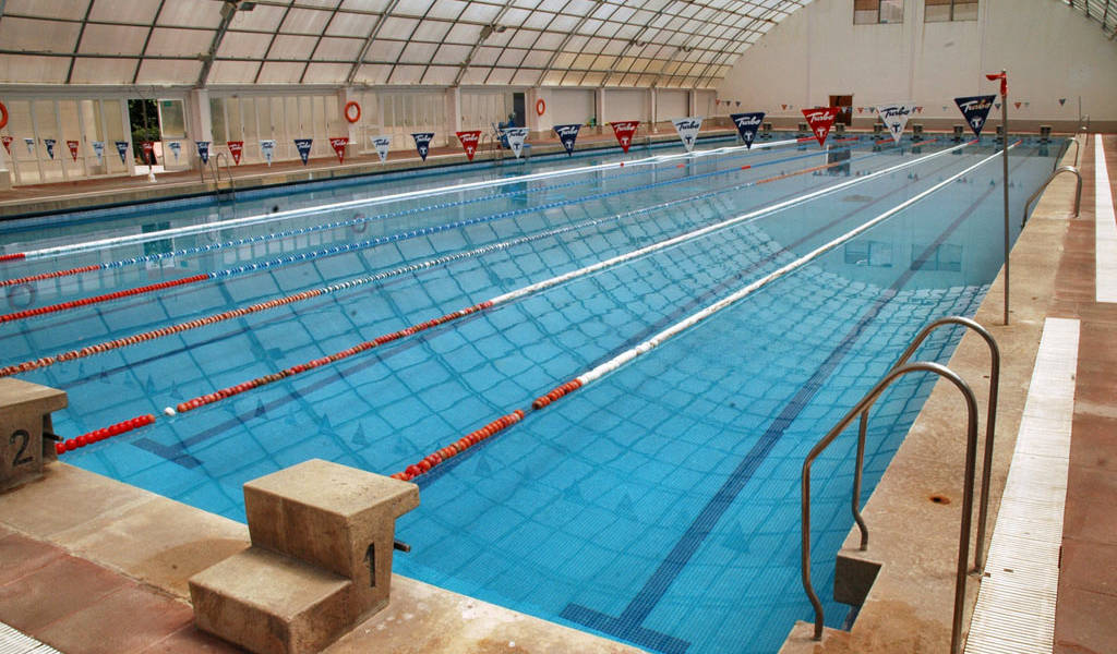 Niña fue hallada ahogada en la piscina de la escuela en Quito