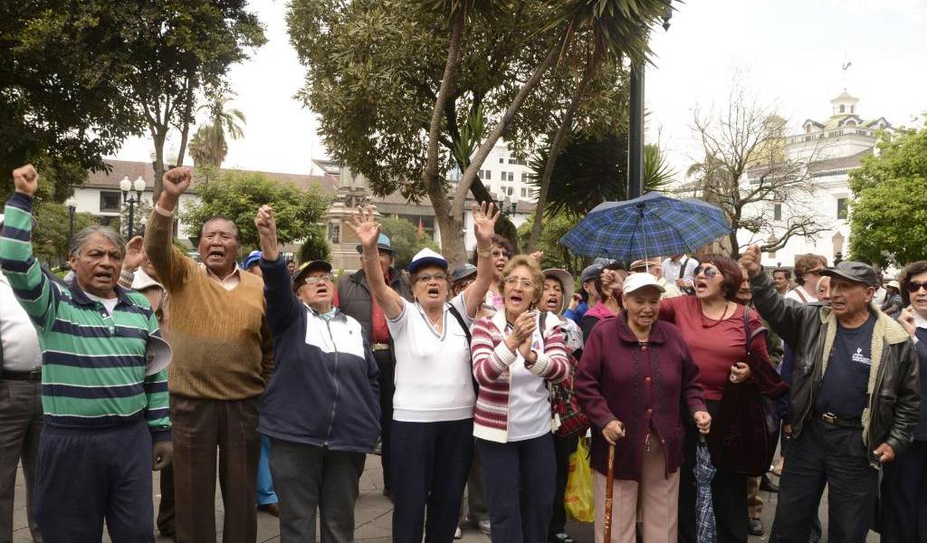 Jubilados anuncian marcha para el 11 de noviembre
