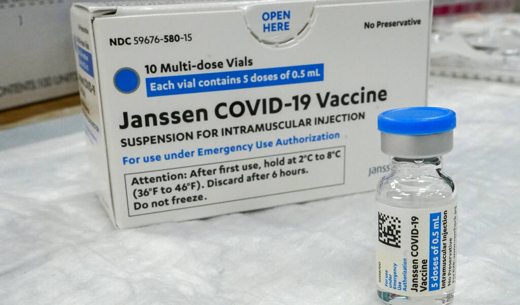 Estados Unidos recomienda pausar vacuna Johnson &amp; Johnson por coágulos