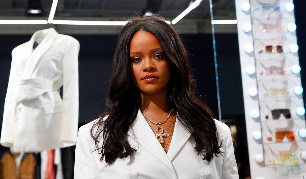 Rihanna hace historia al lanzar marca Fenty en París