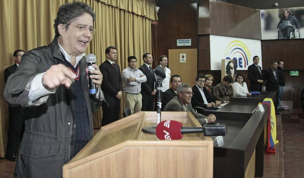 “Compromiso Ecuador” replantea pregunta e insiste en consulta popular ante el CNE