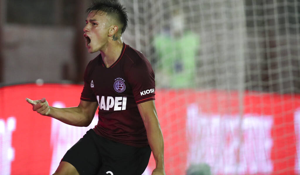 Lanús clasifica a final de la Sudamericana tras golear al Vélez de Domínguez