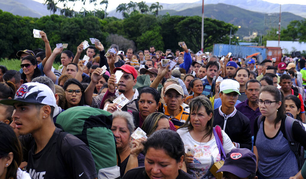 Venezuela reabre cruce fronterizo con Colombia