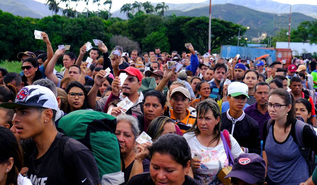 Venezuela reabre cruce fronterizo con Colombia