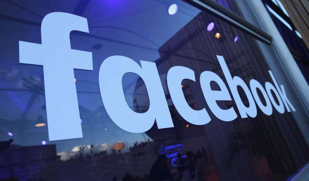 Facebook ofrece $100 millones para ayudar a los medios golpeados por la pandemia