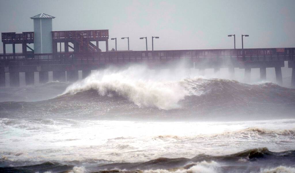 Sally toca tierra cerca de Gulf Shores, Alabama