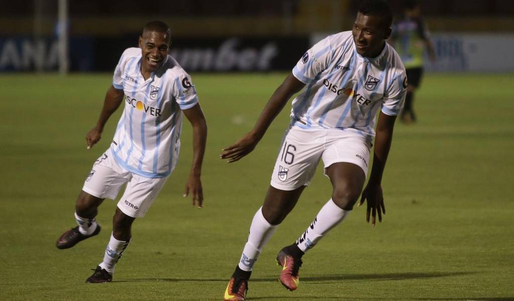 La Católica goleó a Petrolero y clasificó en la Conmebol Sudamericana