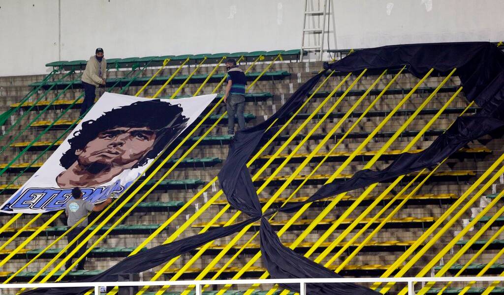 Anuncian estatua de Maradona en el aeropuerto de Ezeiza