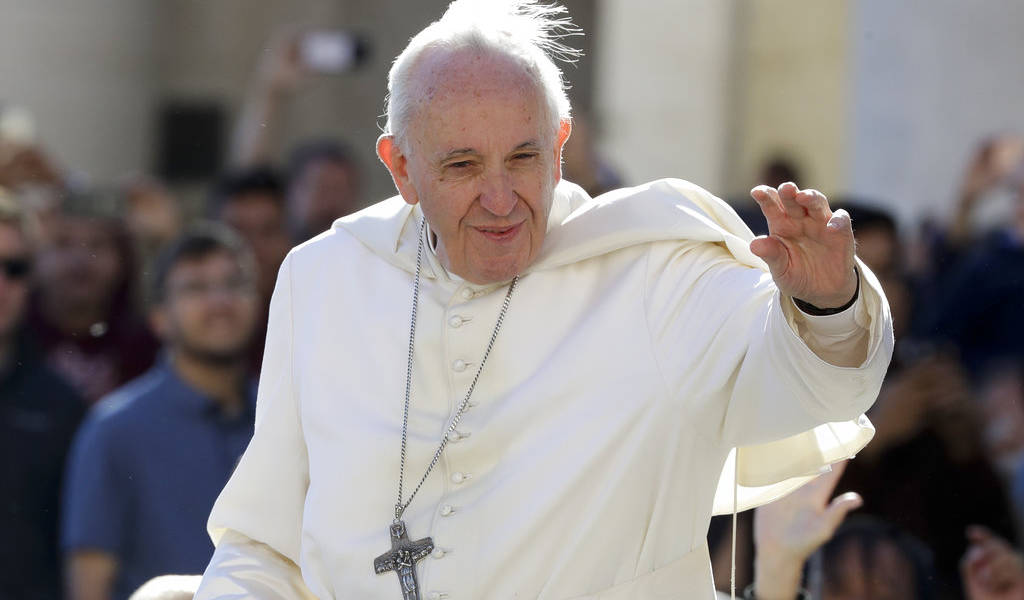 El papa insta a católicos chinos a superar las divisiones