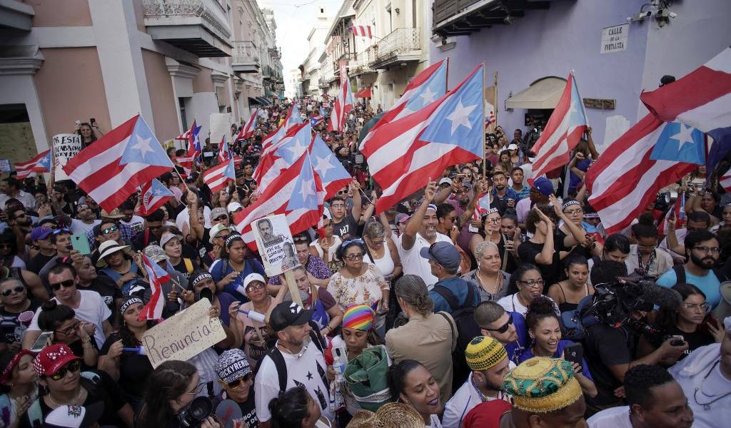 Gobernador de Puerto Rico renuncia por &quot;chatgate&quot;