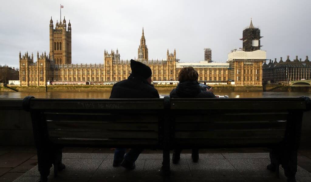 Reino Unido recibe a nuevos legisladores tras elecciones
