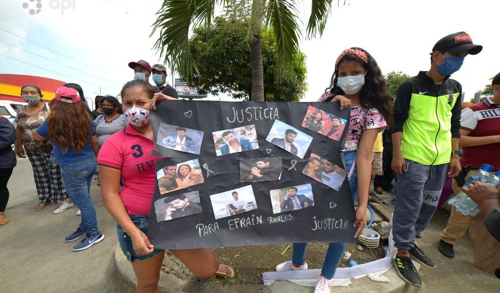 Trasladan cuerpo de Efraín Ruales a camposanto