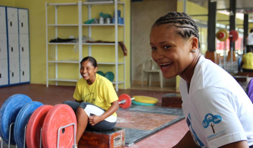 Deportes: Neisi Dajomes: Una Chica de Peso - Universidad San Francisco de Quito