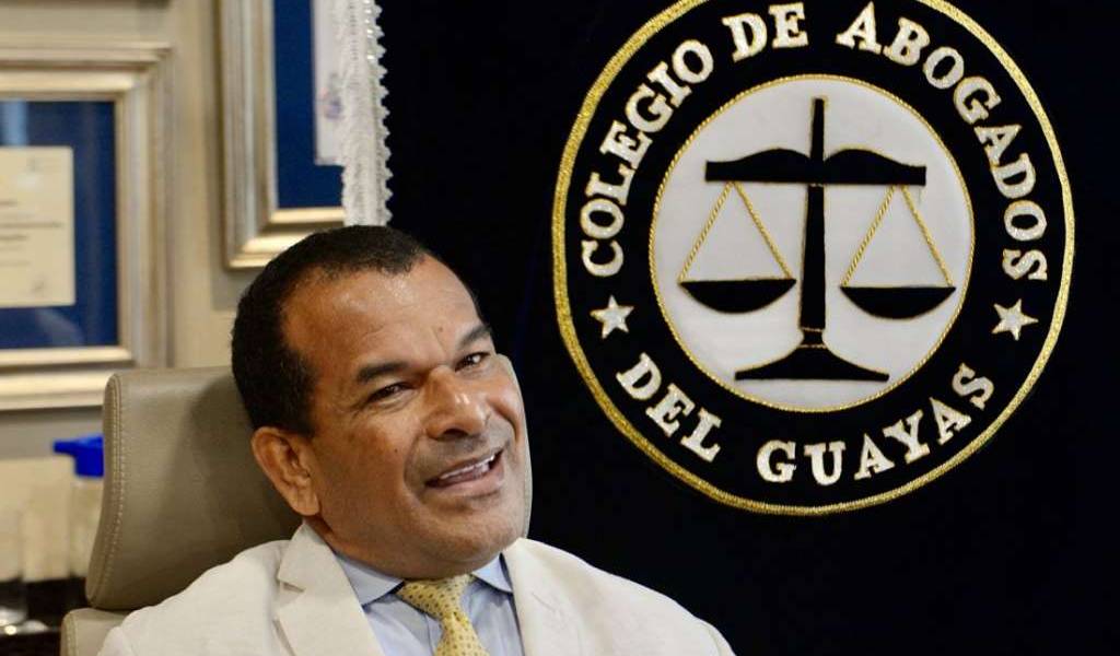 Esposo de ex asesora de Correa se defiende de vinculación en caso Sobornos