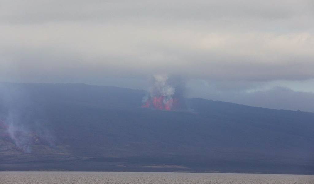 Alerta naranja por erupción de volcán en Galápagos