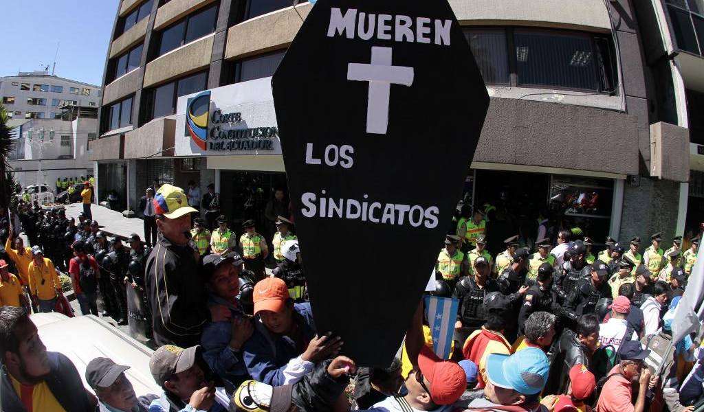 Sindicalistas marcharon en Quito contra enmiendas al Código de Trabajo