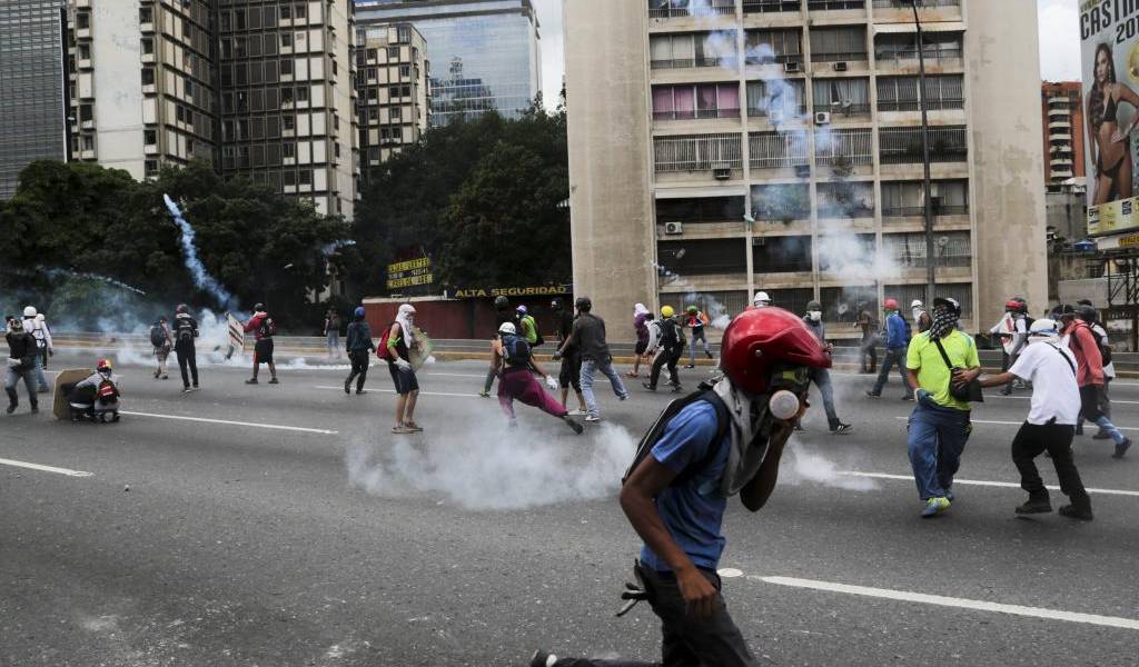 Muere un menor y suben a 40 los muertos en protestas en Venezuela