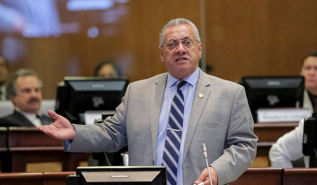 Exigen que Fernando Flores sea separado del bloque CREO