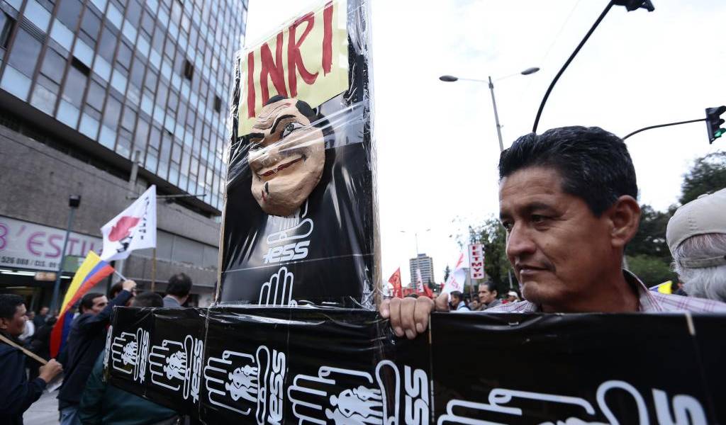 Trabajadores en Quito y Guayaquil piden el archivo de las enmiendas