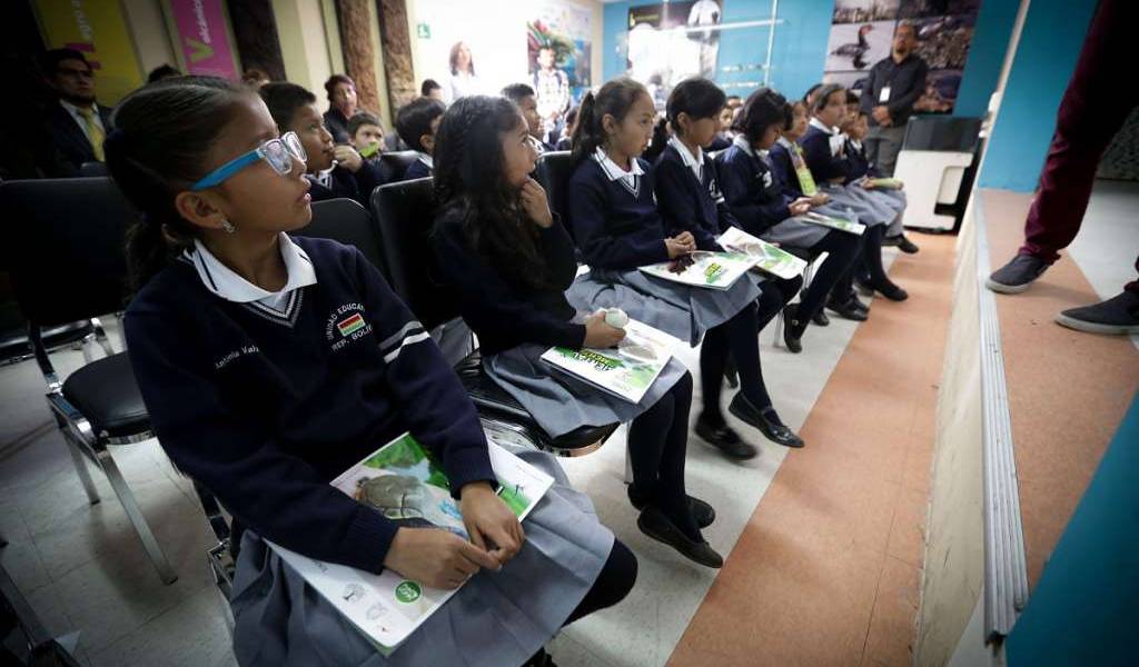 Suspenden cambio de uniformes en colegios de Quito