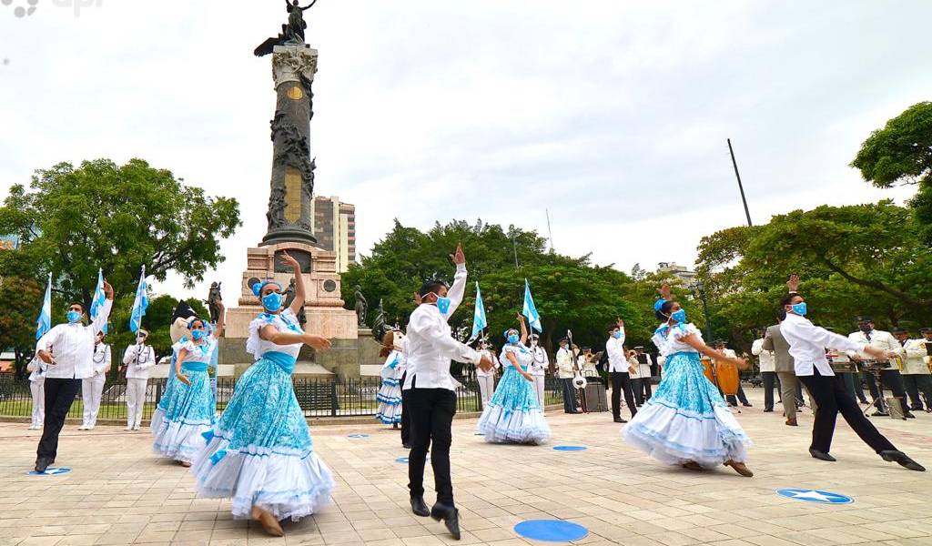 Pregón cívico marca inicio de festejos en Guayaquil