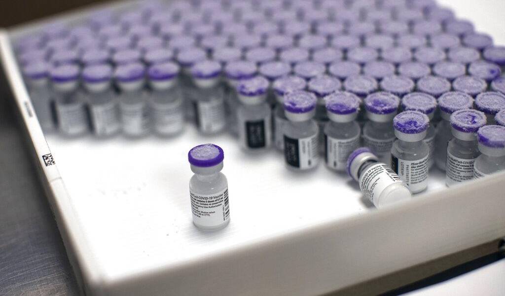 Ecuador compra 40 millones de vacunas para el COVID-19