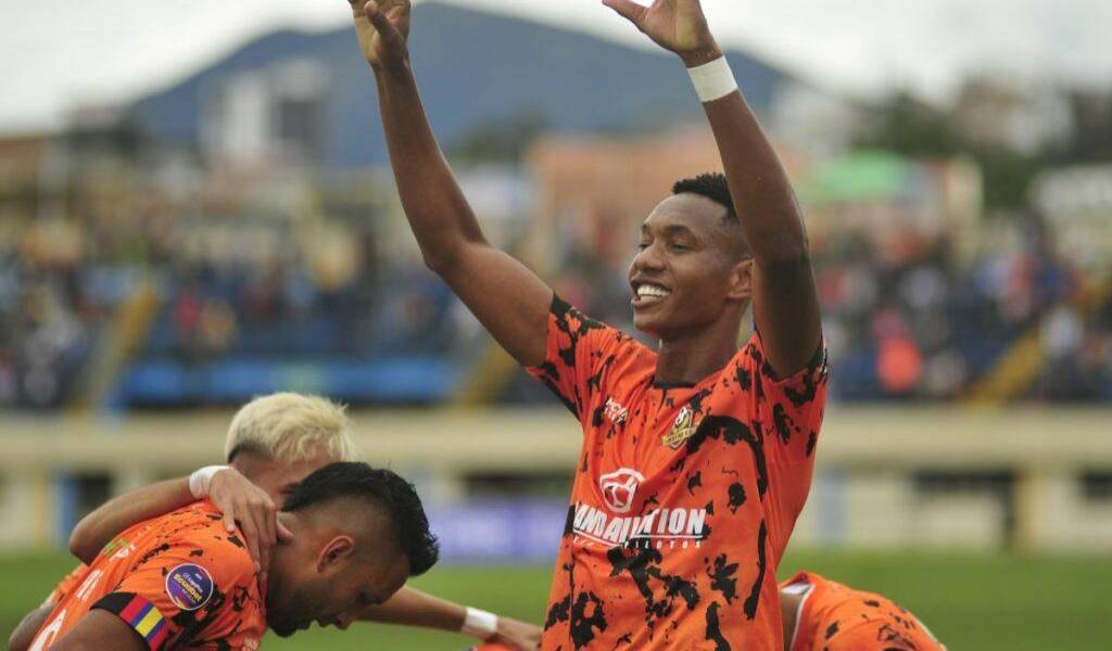 Libertad gana y se mete en puestos del hexagonal final