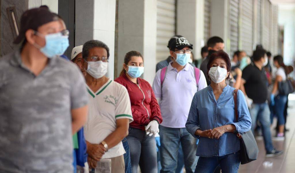 COVID-19: Carnet obligatorio busca frenar aumento de contagios en Guayaquil